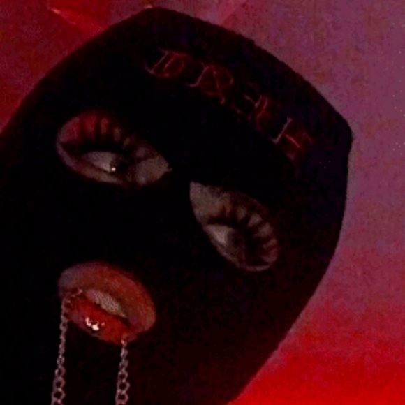 Meet your Posher, Autumn - Picture 1 of 1